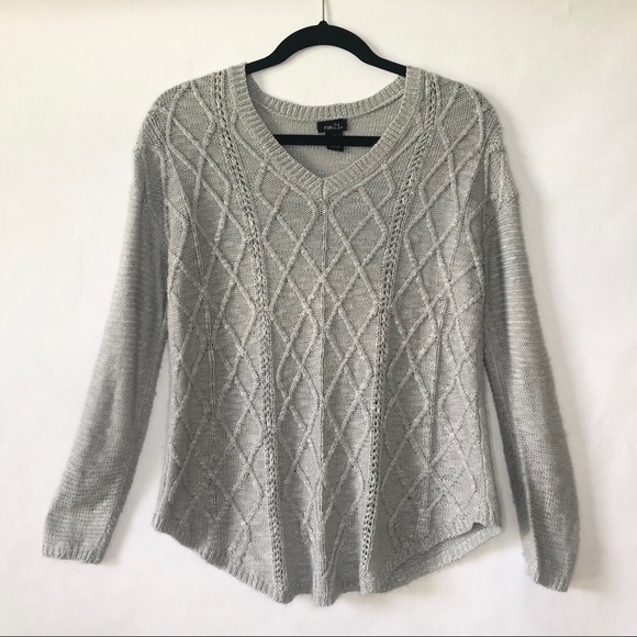 Rue21 | Gray Argyle Knit Sweater Sz Med - Picture 5 of 8